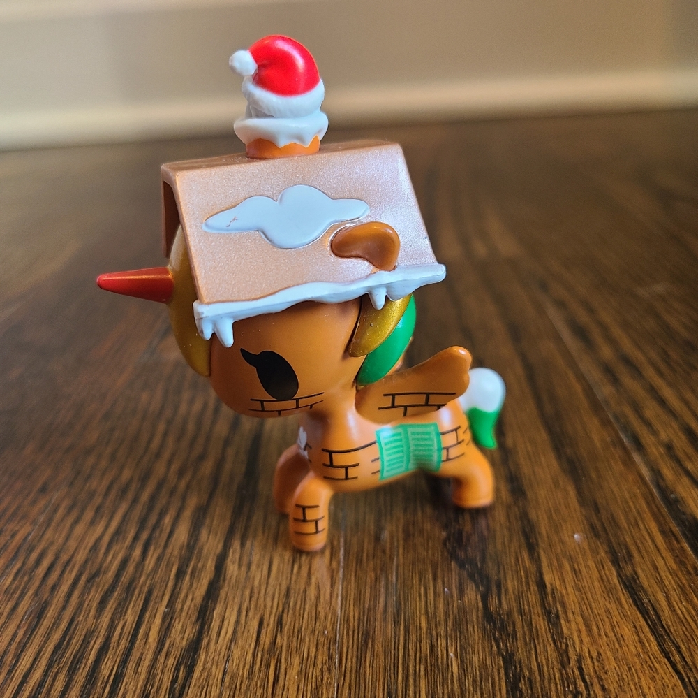 Tokidoki Unicorno Holiday Series 2 Eve Gingerbread House Figure